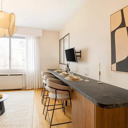 Eiffel Tower - Premium With Balcony And Lift For 4 *