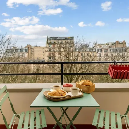 Eiffel Tower - Premium With Balcony And Lift For 4 * Paris