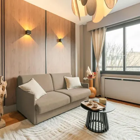 Appartamento Eiffel Tower - Premium With Balcony And Lift For 4