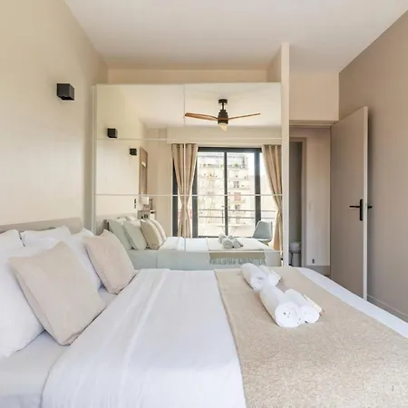 Eiffel Tower - Premium With Balcony And Lift For 4 Appartamento Parigi