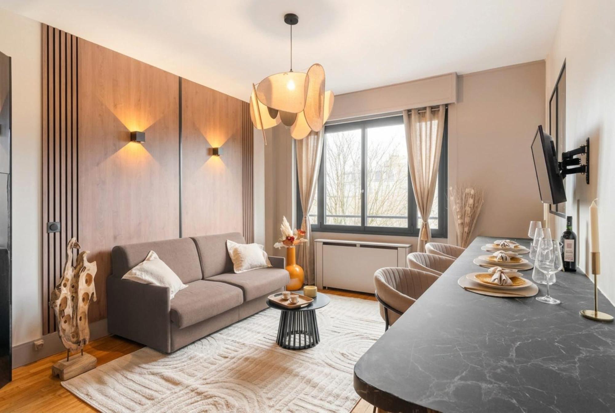 Appartamento Eiffel Tower - Premium With Balcony And Lift For 4 Parigi